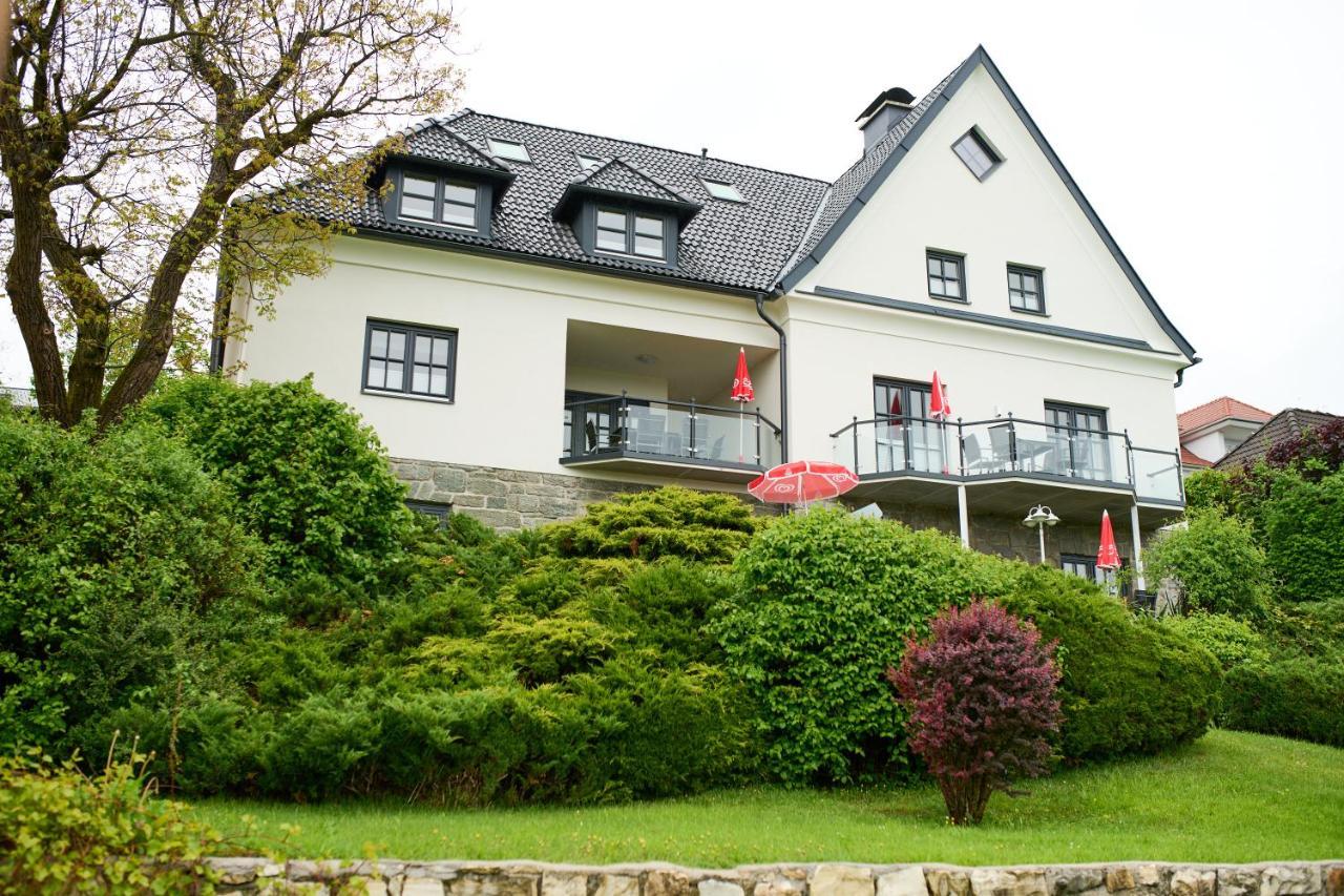 Haus Aussicht - Ferienwohnungen Velden Velden am Wörthersee Exteriör bild
