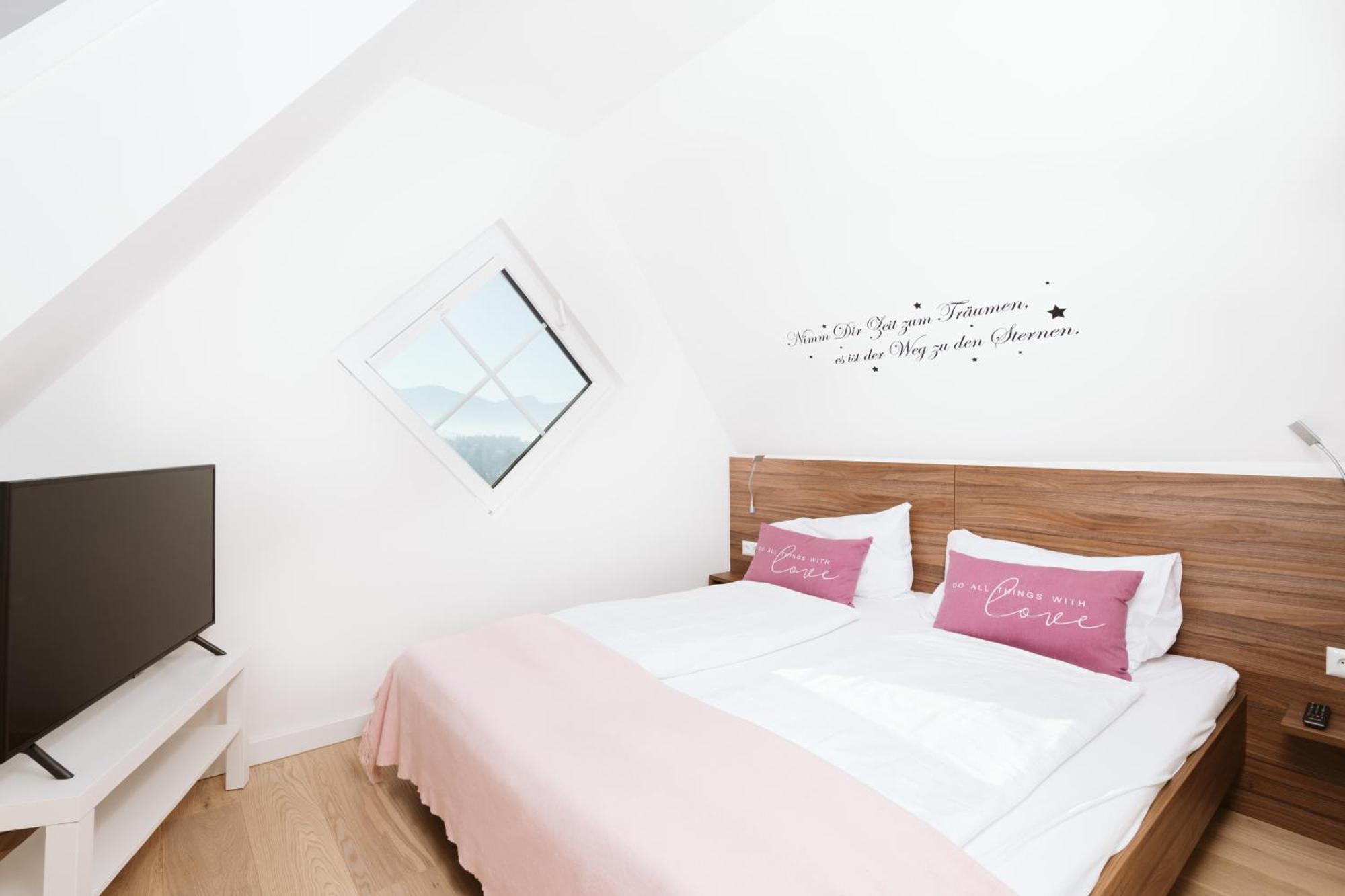 Haus Aussicht - Ferienwohnungen Velden Velden am Wörthersee Rum bild